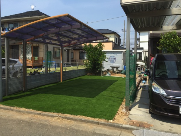 要注意 駐車場に人工芝は使ってはダメ 車の乗り入れしても大丈夫 リアル人工芝の販売 施工専門店 Field Magic 全国対応 無料サンプル有