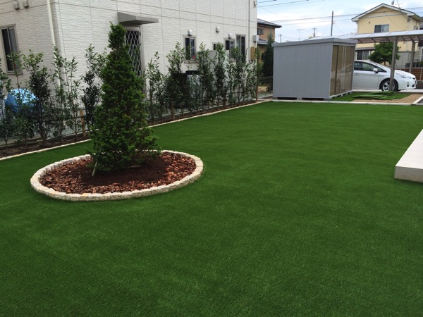 賃貸の庭でも人工芝は大丈夫 高品質のリアル人工芝無料サンプル 人工芝専門店 Field Magic